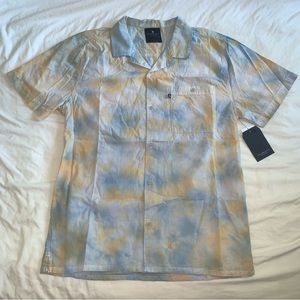 NWT Junk Food Clothing Short-Sleeved Button Down - Tie Dye Chambray - Size Large